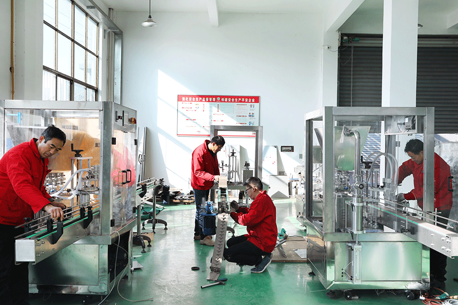 灌裝設(shè)備車間 灌裝設(shè)備車間